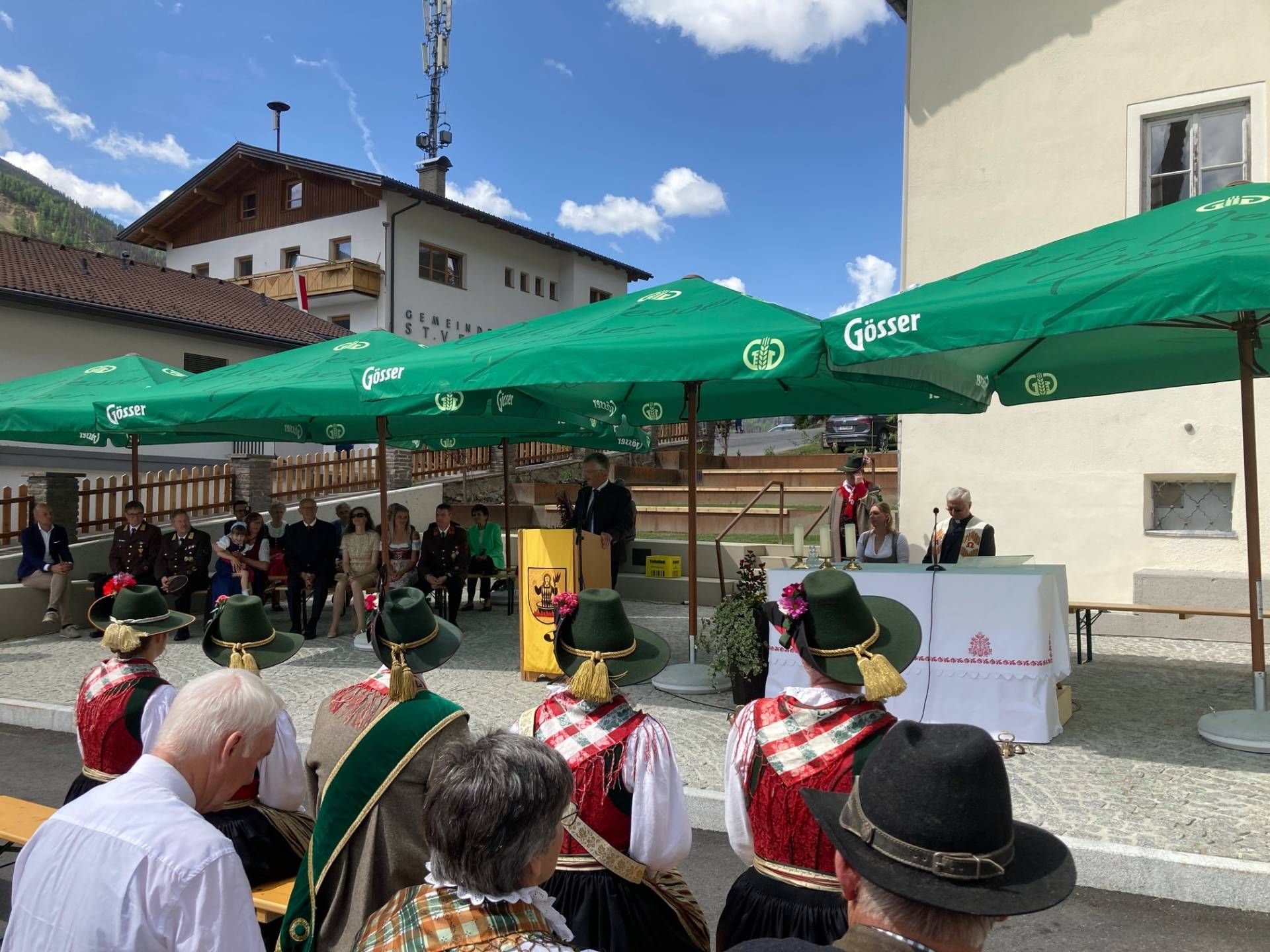 Festakt und Segnung des neuen Kommunikationsortes. Foto: Stangl