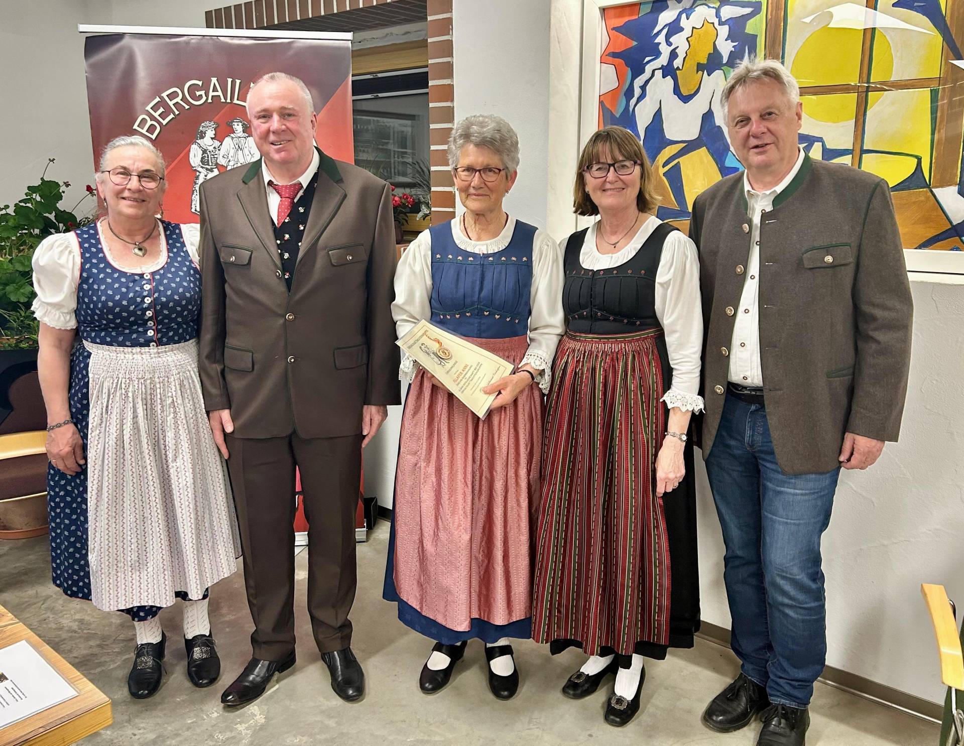 Ehrung f&uuml;r 40 Jahre &ndash; Fillafer Anni mit den Gratulanten.