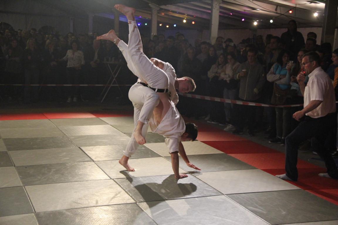 Spektakulere W&uuml;rfe sah man beim Night-Hogmoarranggeln Foto: Union Matrei