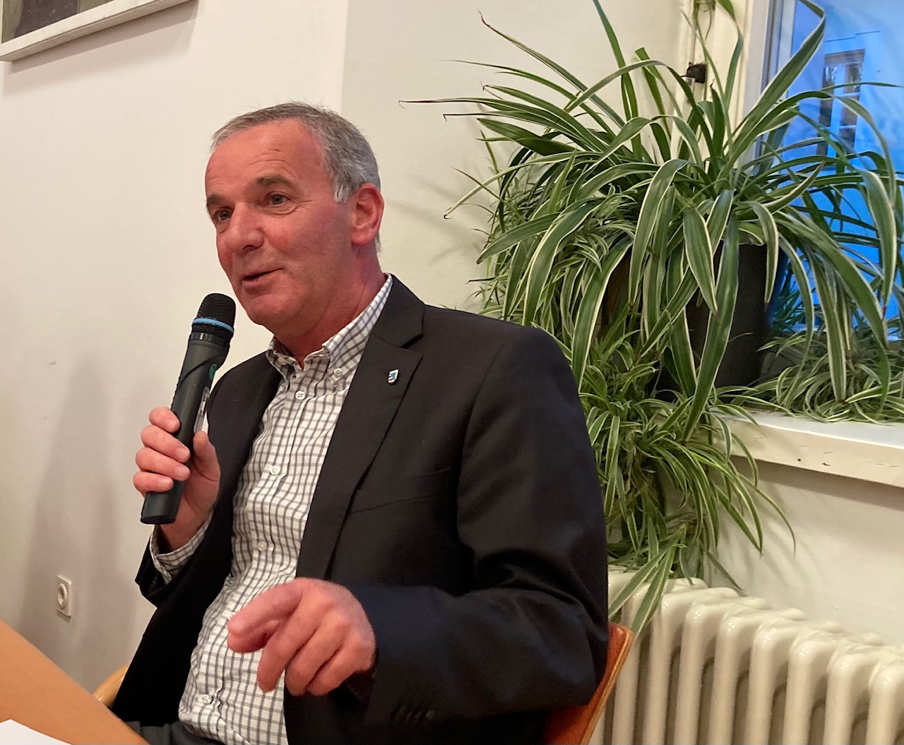 F&uuml;r Stadtk&auml;mmerer Peter Blasisker war es nach 21 Jahren der letzte Rechnungsabschluss. Foto: Stangl