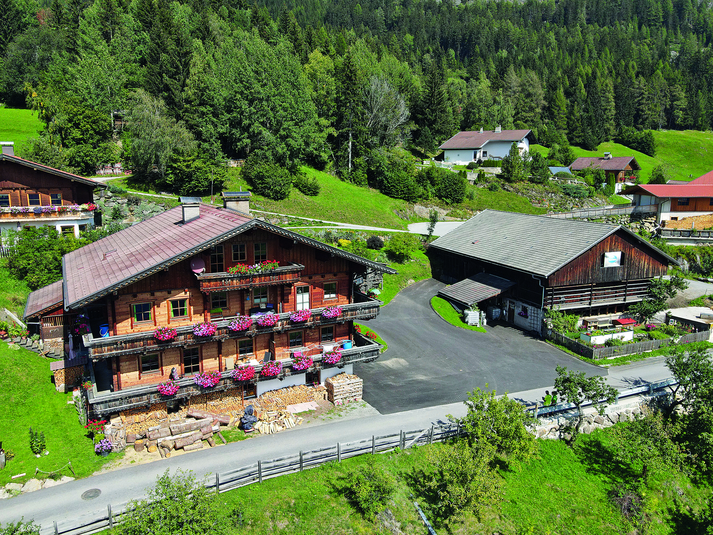 Erbhof Roana, Fam Poppeller, Oberleibnig, Haus aktuell