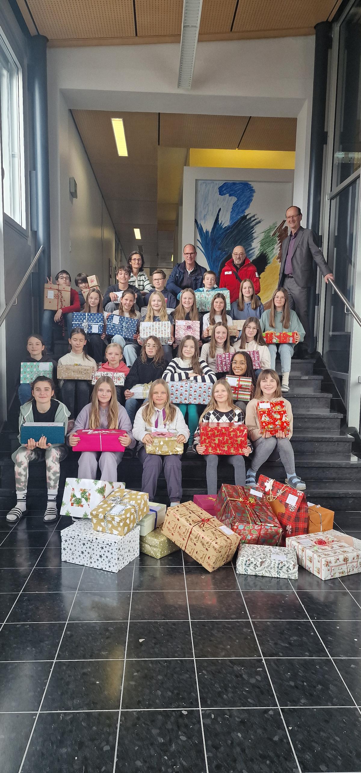 Geschenkspakete-Aktion BG BRG Foto: &Ouml;RK