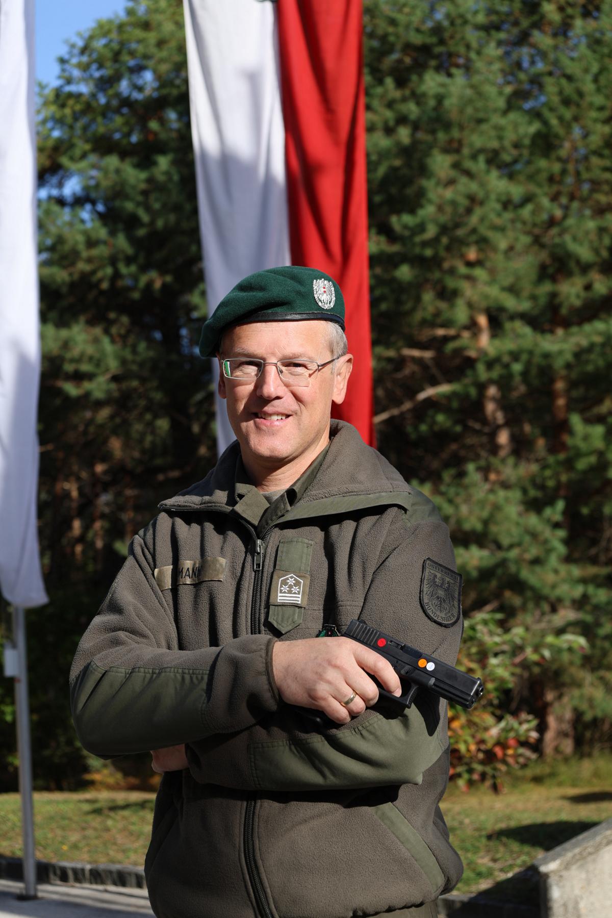 Der Heeresmeister 2023 im Pistolenschie&szlig;en &ndash; Offizierstv Hubert M&uuml;hlmann aus Au&szlig;ervillgraten