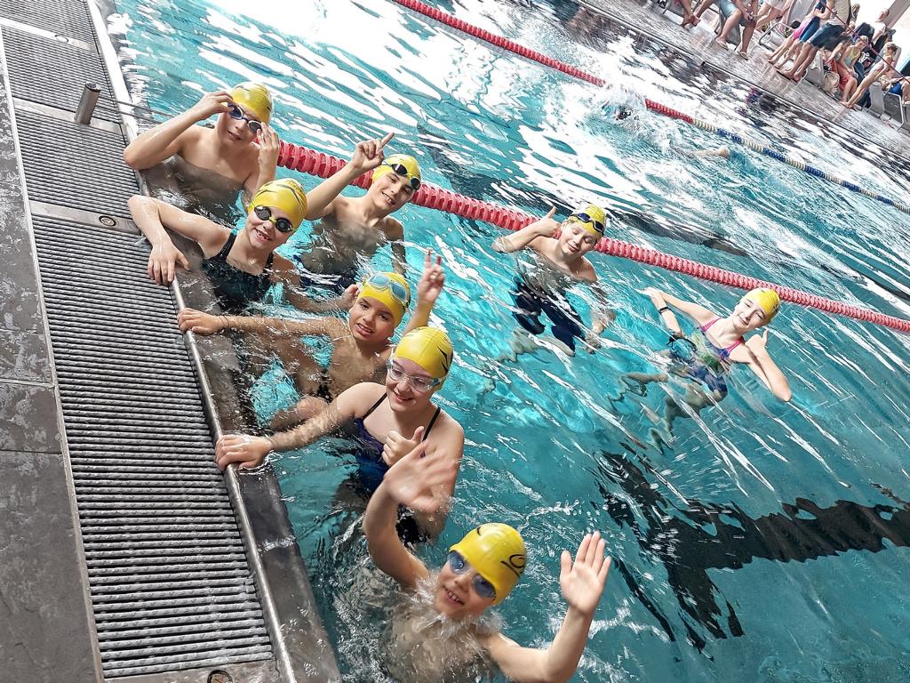 Gute Laune beim Einschwimmen. Foto: SU Osttirol