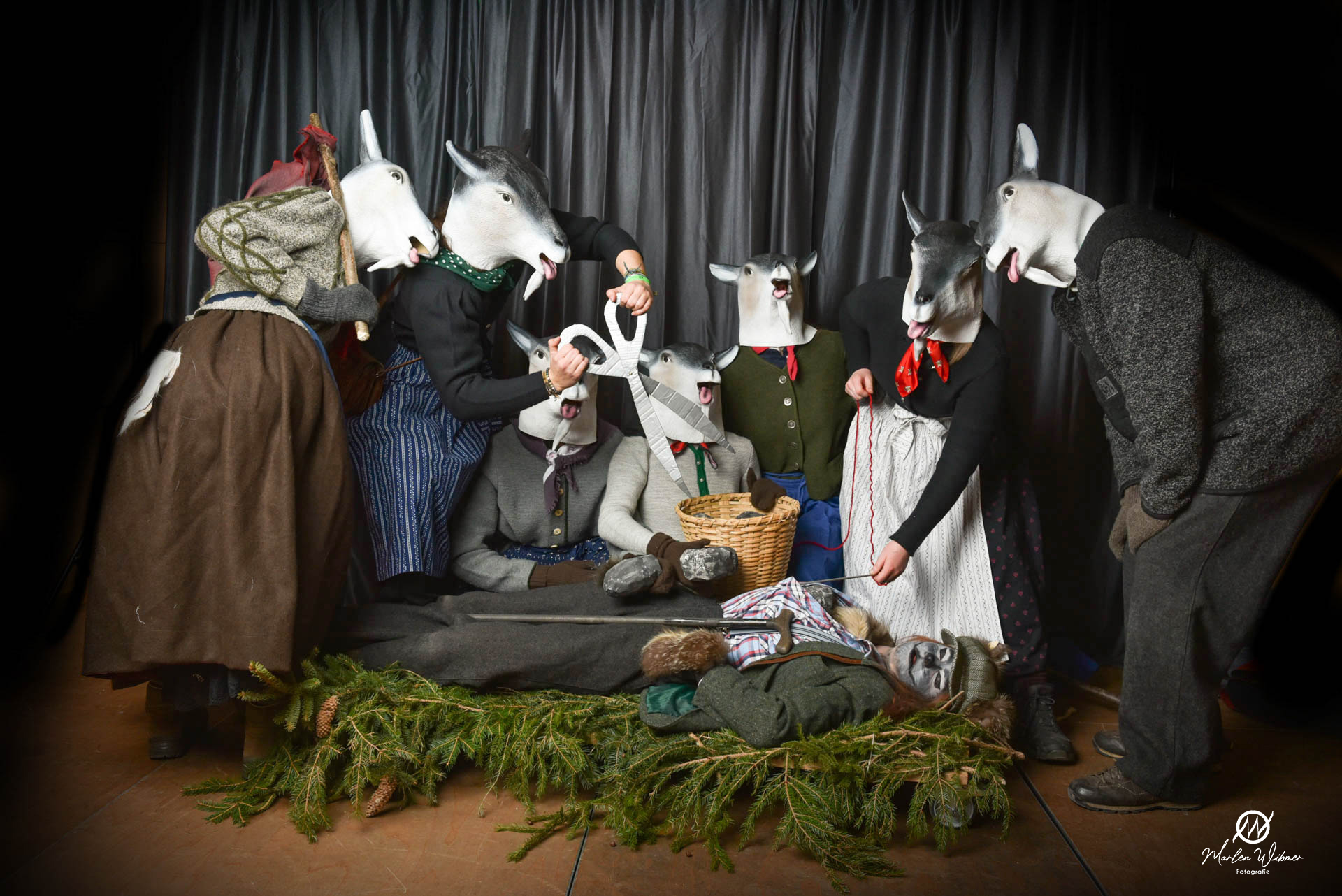 Die Gruppe &bdquo;Der Wolf und die 7 Gei&szlig;lein&ldquo; (mit den absolut meisten Likes) hat vom Union-Obmann 500 Euro in bar erhalten, Foto: Marlen Wibmer