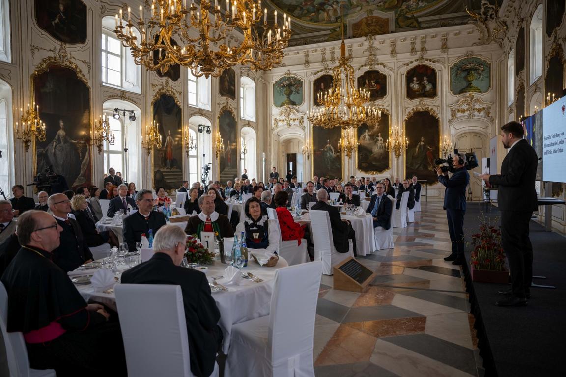 Die Verleihungsfeier des Landes Tirol fand im Riesensaal der Hofburg in Innsbruck statt. &copy; Land Tirol/Liebl