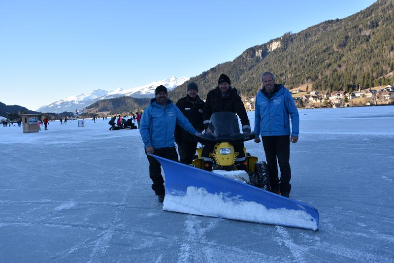 Die Eisprofis Bernhard Jank, Hubert Stampfer, Norbert Jank und Eismeister Norbert Jank sen. (v. l.).