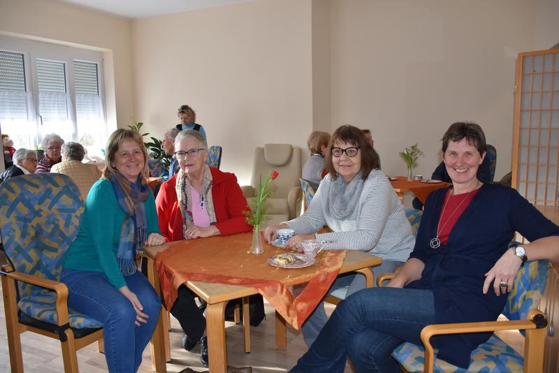 Dorfservice Berg-Gr&uuml;nderin Elke Binder, Elisabeth Pirker, Gudrun M&ouml;&szlig;lacher und Karin Huber (AVS) machten sich ein Bild von der neuen Einrichtung.