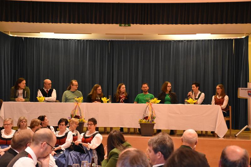 V. l.: Florian Berger, Lorenz Scherzer, Philip Dru&szlig;nitzer, Teresa Sima, Bernhard Burgstaller, Melanie Penker, Ingrid Nussbaumer und Kathrin Winkler stellten sich in der Podiumsdiskussion dem Thema Chornachwuchs und teilten ihre Erfahrungen mit jungen Ch&ouml;r
