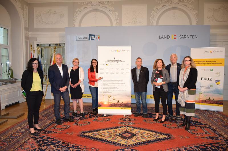 V. l.: Paula M&uuml;llmann (NPHT-Tourismus), Bgm. BR G&uuml;nther Novak, Regionalentwicklerin Elke Beneke, Nationalparkreferentin LR Sara Schaar, Peter Angermann (&Ouml;AV Landesverband K&auml;rnten), Gudrun Batek (GRIPS), Joachim Gfreiner (&Ouml;AV Landesverband K&auml;rnten) und Dr.