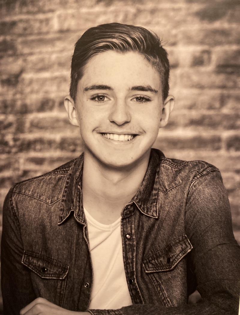 Leon Trattler schwamm bei den Mannschaftsmeisterschaften an die Spitze der &ouml;sterreichischen Jahrgangsbestenliste &uuml;ber 100 m und 200 m R&uuml;cken. Fotos: SV-FK Spittal