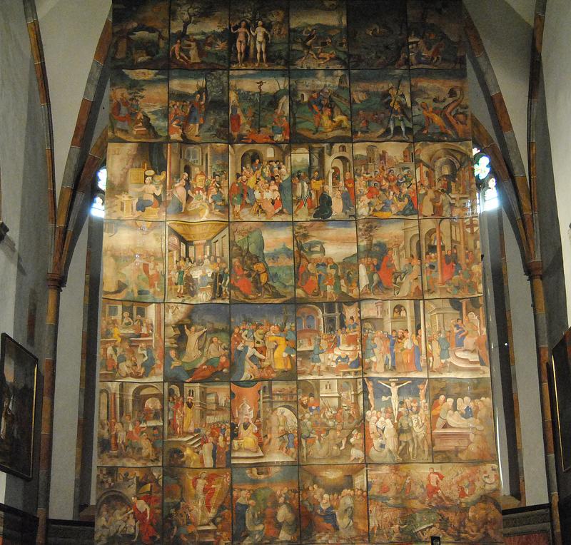 Mit fast neun Metern H&ouml;he z&auml;hlt das Fastentuch in der Stiftskirche Millstatt zu den gr&ouml;&szlig;ten T&uuml;chern. 1593 entstanden, ist es auch eines der &auml;ltesten K&auml;rntens. Foto: Monika Suntinger