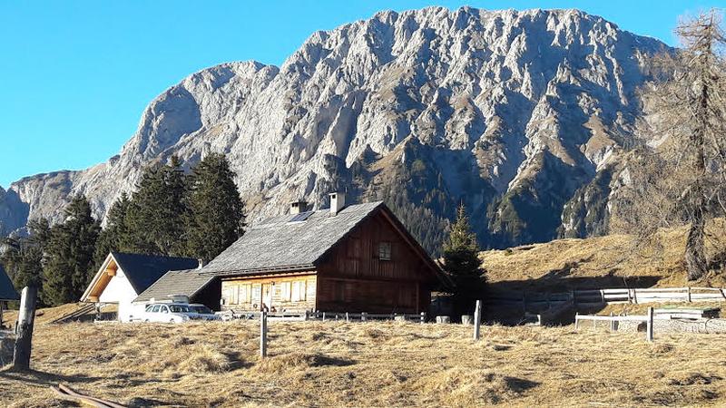 Auf der Reisacher Jochalm am Fu&szlig;e des Rei&szlig;kofels hat Plastik heuer nichts zu suchen, wenn es nach dem Betreiber Michael Thurner geht.