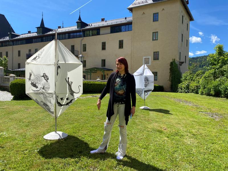 Andreja Erzen (Slowenien) mit ihren &bdquo;kinetic windmills&ldquo;.