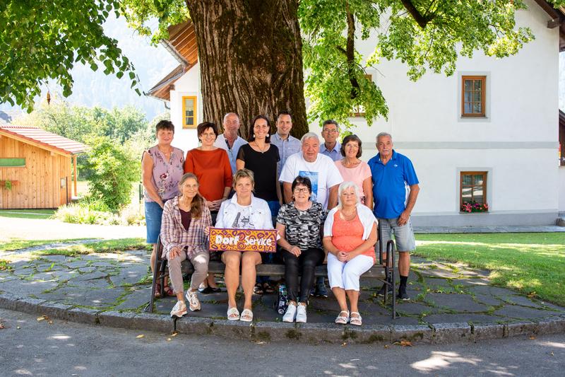 Das Team in Steinfeld: V. l.: Gudrun Graf, Margarethe Brandner, Andreas Fletschberger, Ines Hopfgartner, Markus Hopfgartner, Du&scaron;an Milikič, Friedrich Linko, Maria Reiter, Martin Koch Vorne: Hadwig Schindler-Hopfgartner, Gabi Krenn, Elisabeth Hopfgartner,