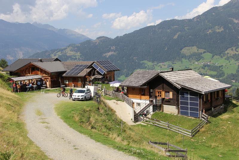 Die Almwirtschaft boomt, wei&szlig; Obmann Johann Schilcher. Kein Wunder, ist doch gerade die Lainacher Kuhalm (1.416 m) leicht zu Fu&szlig;, mit dem Fahrrad oder E-Bike oder notfalls mit dem Auto zu erreichen.