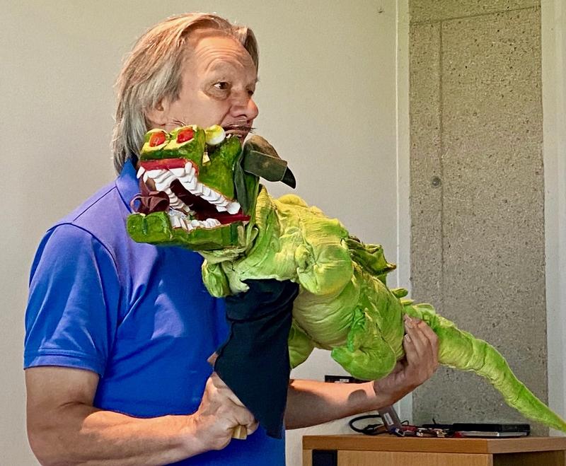 Puppenspieler Andreas Ulbrich drehte mit den Kindern.