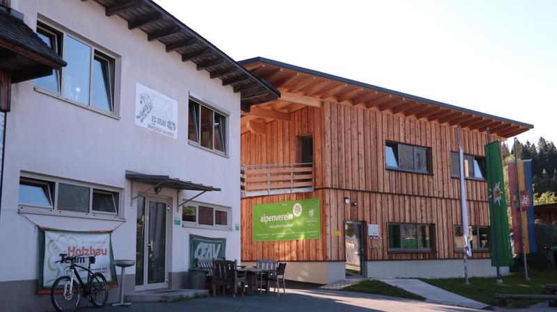 Dem Centrum Carnicum ist ein ganzes Geb&auml;ude im &Ouml;AV-Zentrum in Mauthen gewidmet.