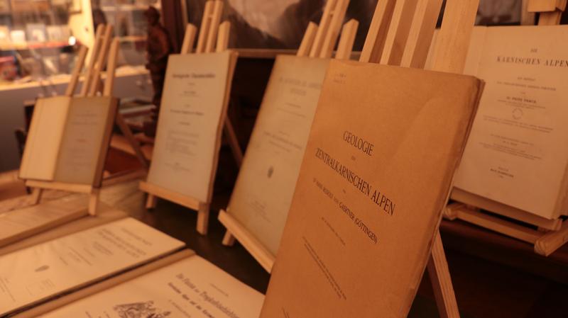 Auf den 180 m2 finden sich Dokumente, Zeitschriften, B&uuml;cher und Bilder aus mehreren Jahrzehnten Sammlert&auml;tigkeit.