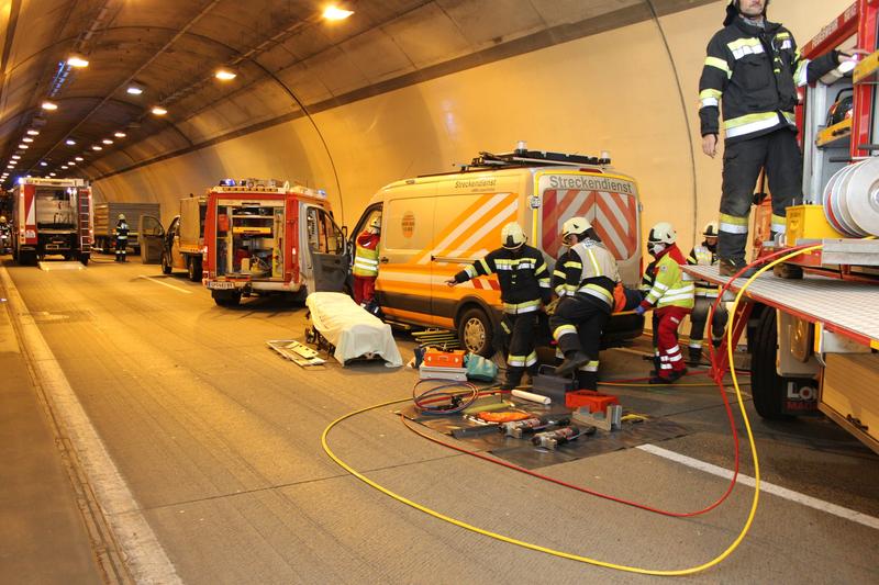 Tunnel&uuml;bung VU Wolfsbergtunnel Richtung Salzburg-8613
