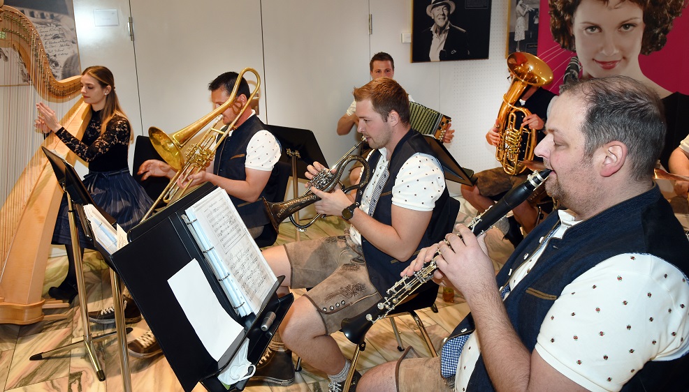 F&uuml;r musikalische Highlights sorgte unter anderem die &bdquo;Spritis Tanzmusi&ldquo;.