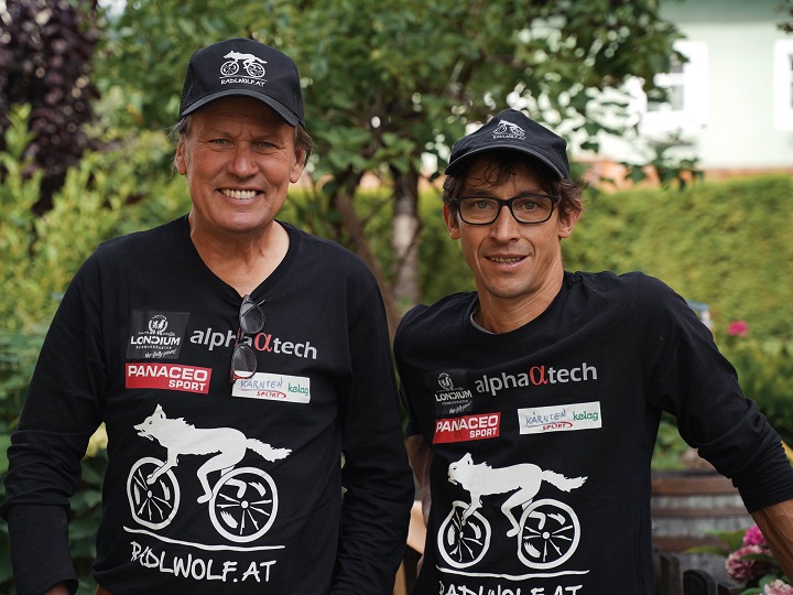 Radlwolf und Michi Kurz freuen sich auf zahlreiche Teilnahme beim &bdquo;8. Radeln, Laufen und Wandern f&uuml;r den guten Zweck&ldquo;. Foto: &copy; Lea Kurz