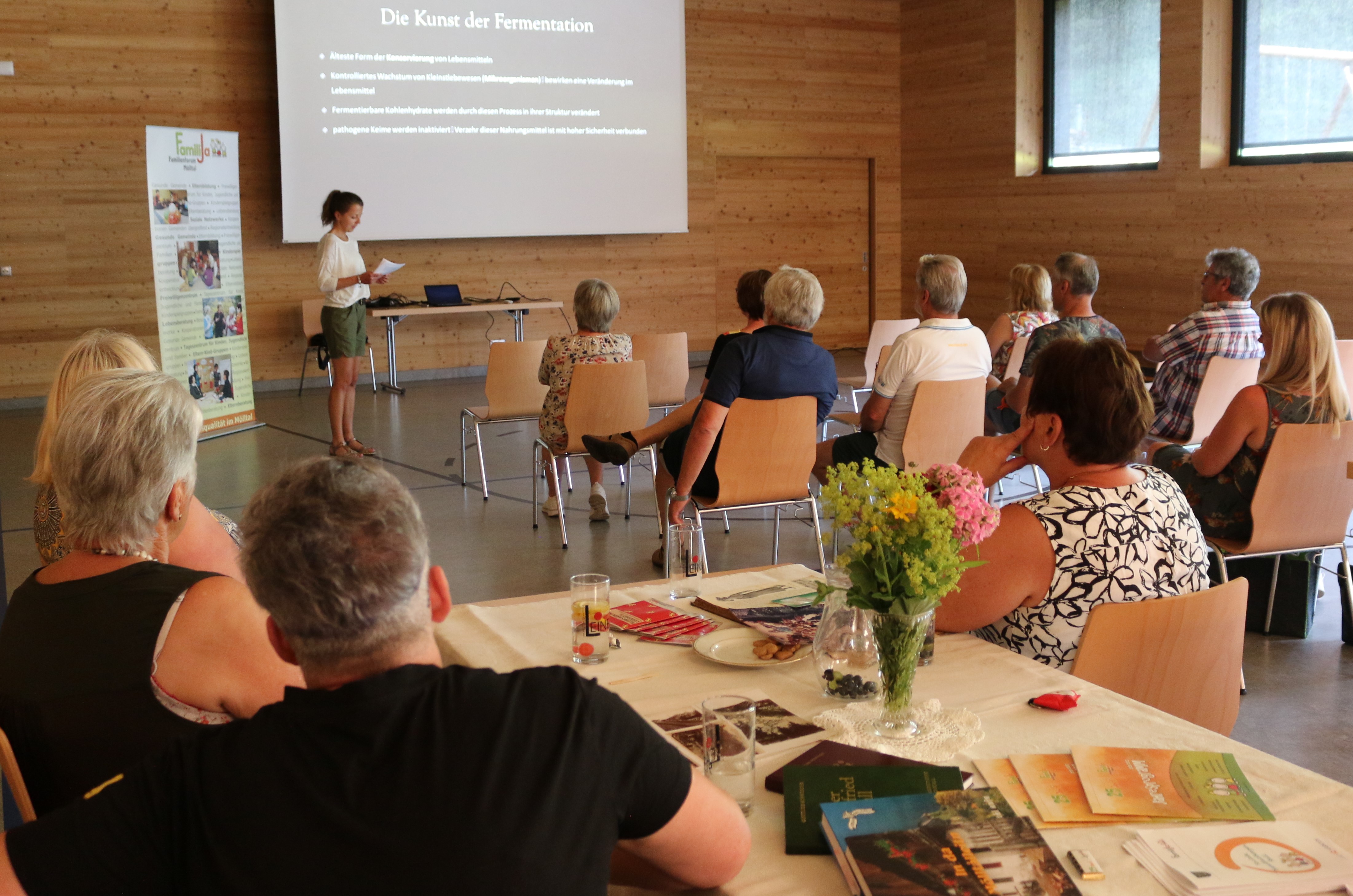 Der Vortrag fand im neuen Bildungszentrum Stall stattl.