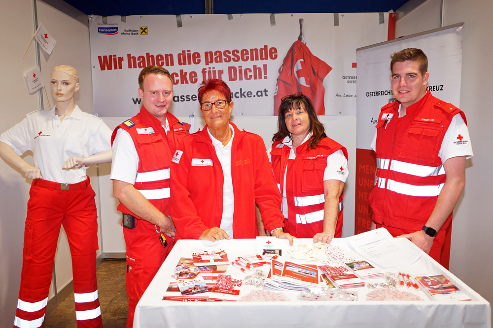 nicht fehlen durfte das Rote Kreuz