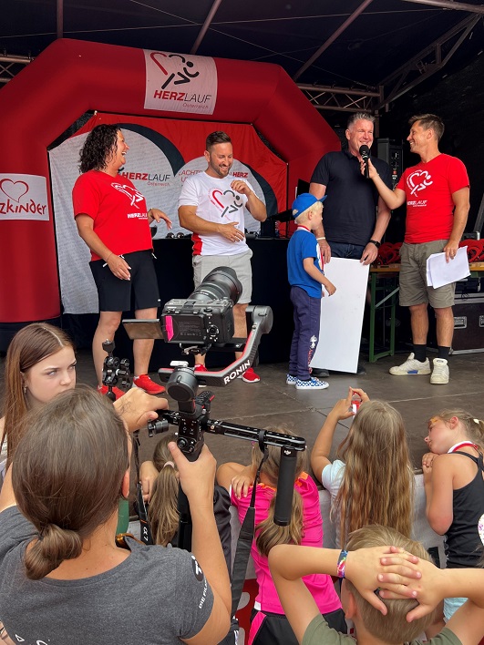 Organisiert wurde der Lauf mit viel Herz und unglaublichem Engagement vom Verein &bdquo;Herz4Kids&ldquo; Baldramsdorf unter der Leitung von &bdquo;Herzpapa&ldquo; Rene Pucher.