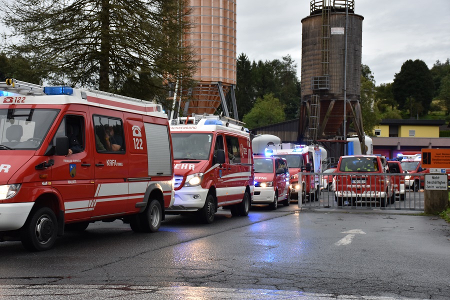 228 Feuerwehrleute meldeten sich innerhalb von vier Stunden f&uuml;r den Einsatz in Unterk&auml;rnten. Foto: BFKdo Spittal