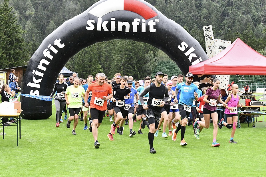 &Uuml;ber 70 Laufbegeisterte legten sich beim Penker Gel&auml;ndelauf ins Zeug. Fotos: Helmut Weixelbraun