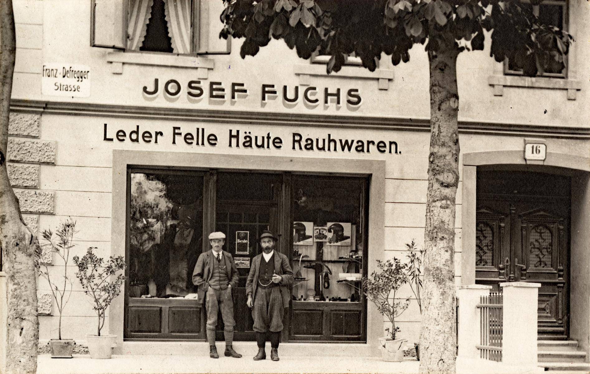Im Kalender zu sehen: Lederwaren Josef Fuchs. Foto: aus der Sammlung Herbert Geiger/TAP