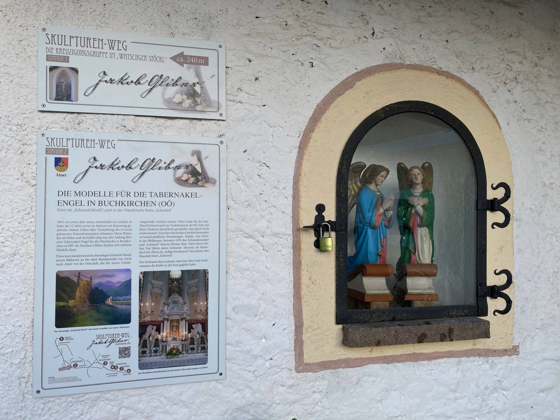 Station 1 mit den Modellen f&uuml;r die Tabernakel-Engel in der Pfarrkirche Buchkirchen (O&Ouml;). Foto. Stangl
