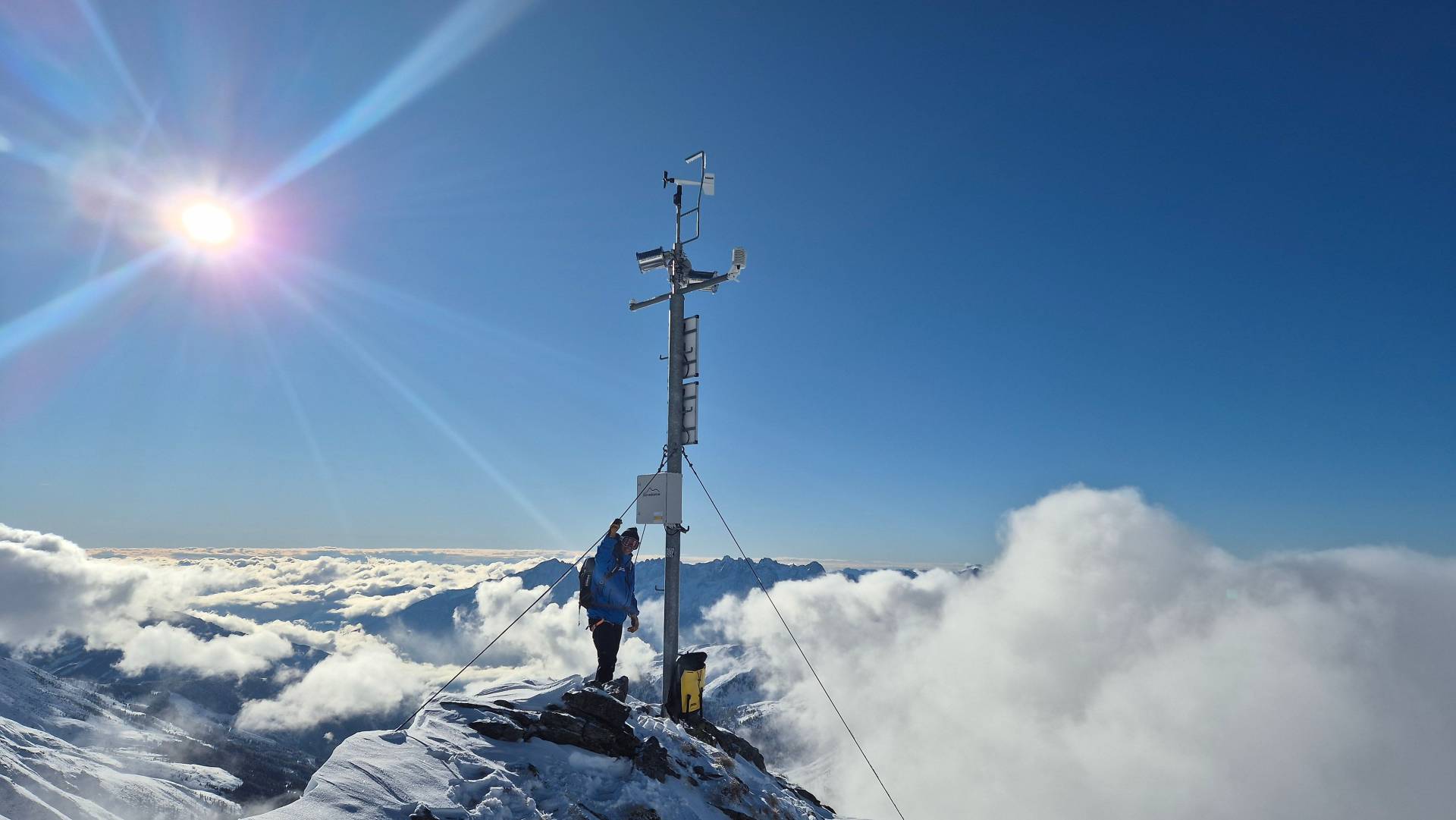 Der Lawinenwarndienst K&auml;rnten bei der Gel&auml;ndeerkundung.
