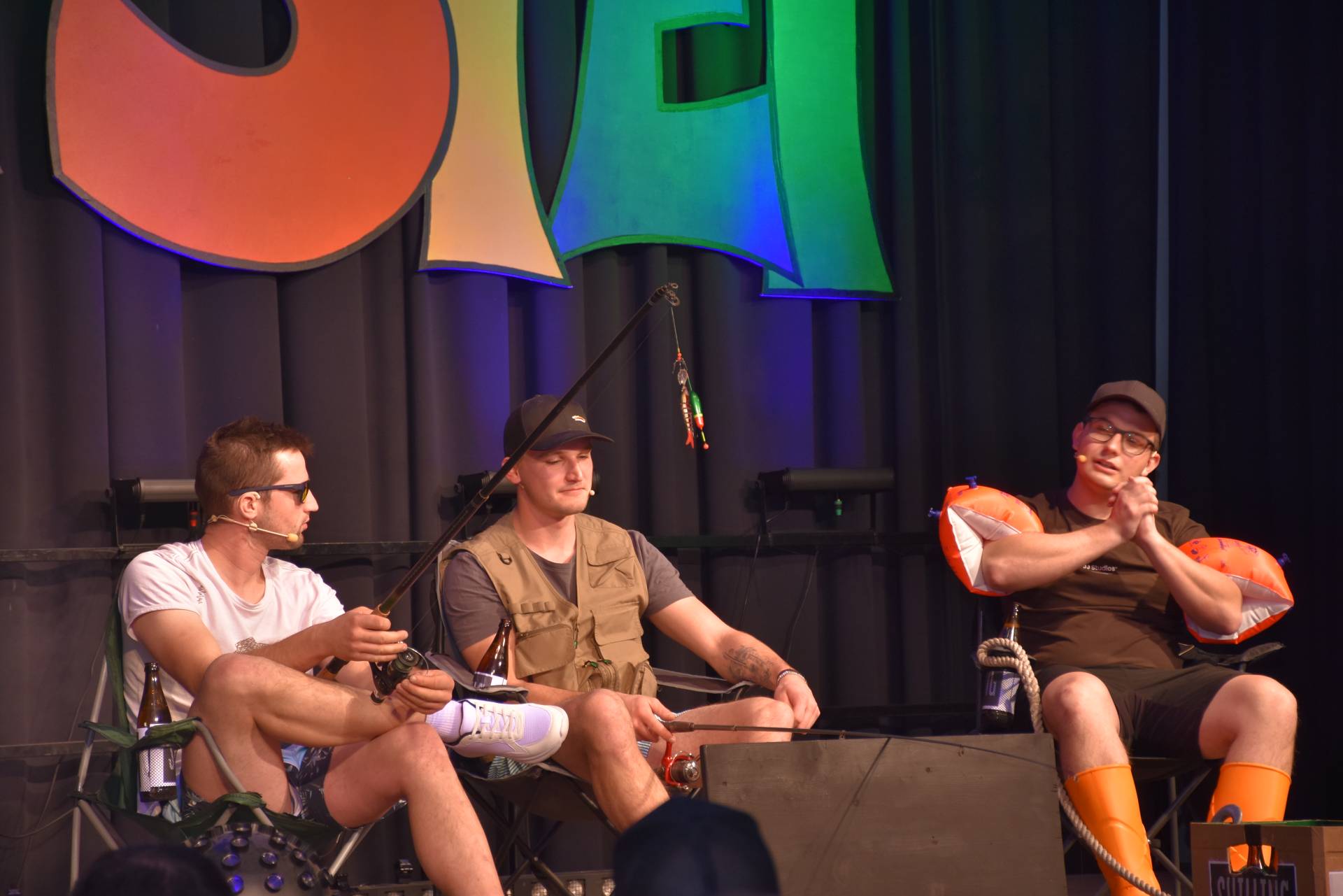 Eine neue Truppe mit Schm&auml;h: Martin und Matthias Trupp mit Florian Hutter beim &bdquo;Angelausflug&ldquo;.