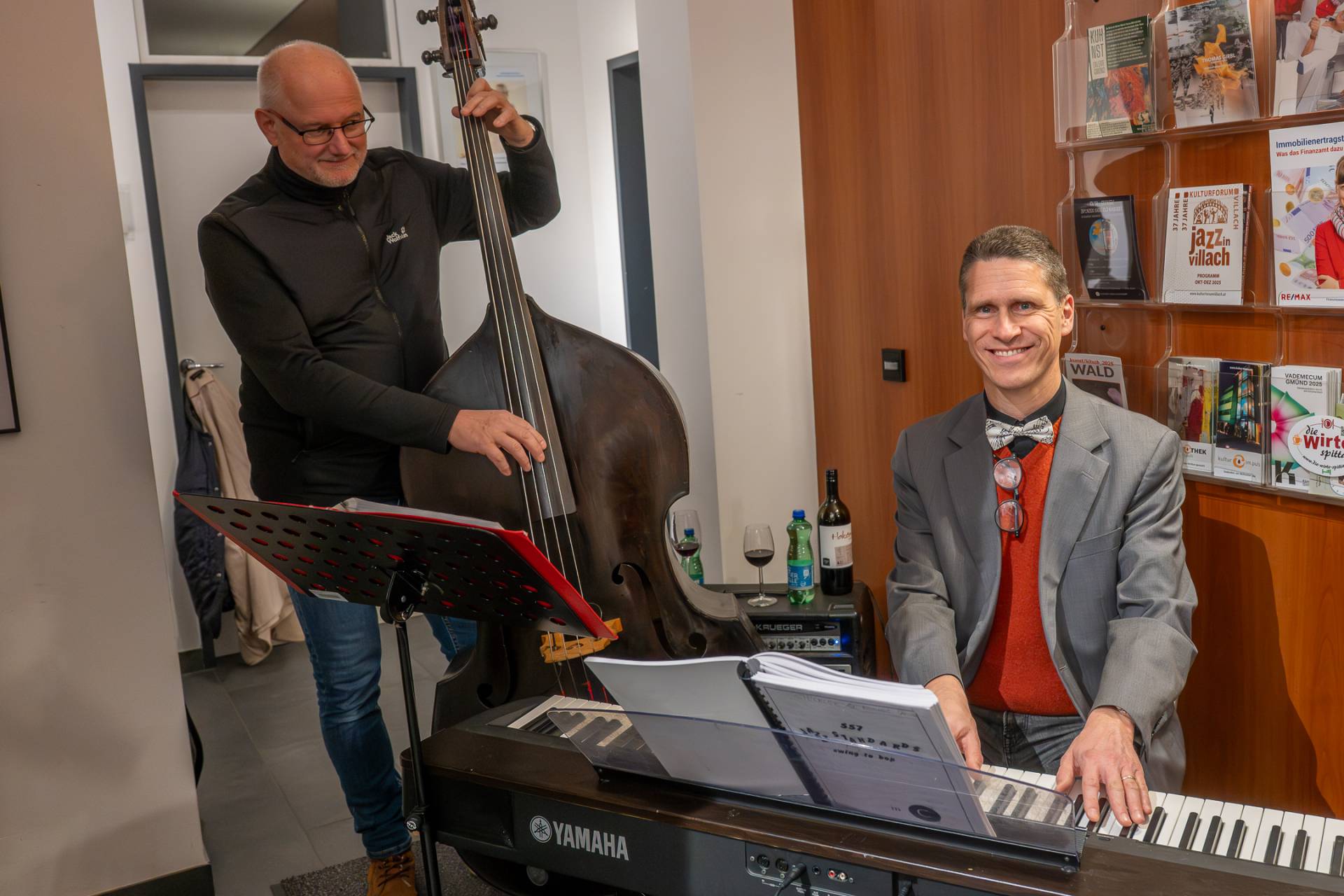 Samitz und St&uuml;ckler umrahmten die Vernissage.