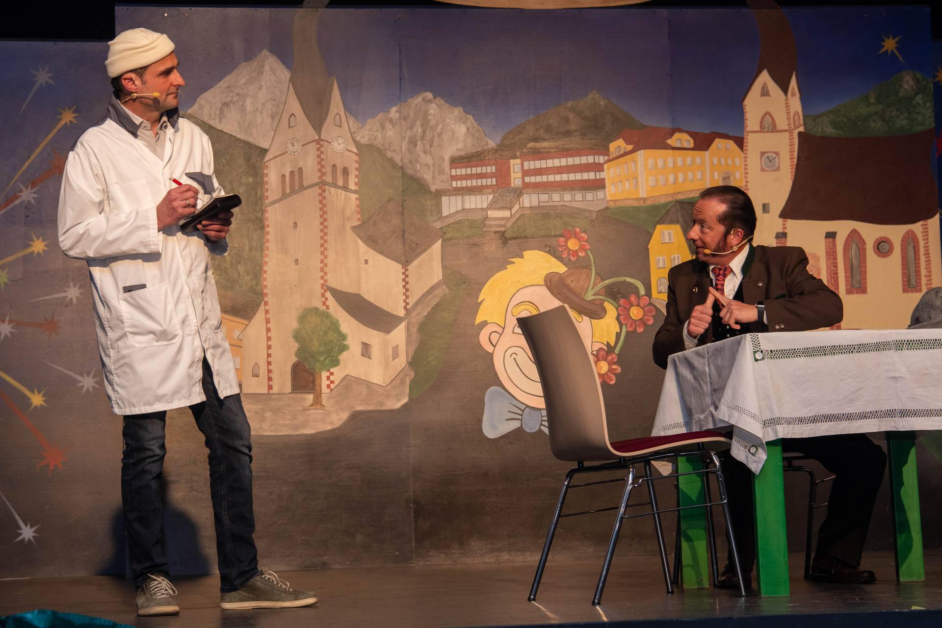 Michael Buchacher bestellt sich bei Walter Zojer ein schmackhaftes Schnitzl, muss jedoch feststellen, dass &bdquo;Strafz&ouml;lle&ldquo; aufgeschlagen werden und alles nur mehr bei Vorauskassa serviert wird.