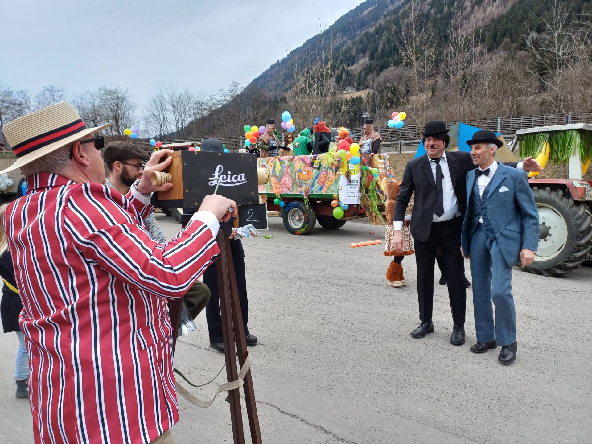 Das &bdquo;Dick und Doof&ldquo; Filmteam aus der Siflitz lie&szlig; Hollywood von Gestern wieder auferstehen. Im Bild: Heribert Winkler, Daniel Ha&szlig;lacher, Helmut Guggenbichler und Rudi Ha&szlig;lacher von den "Siflitzern".