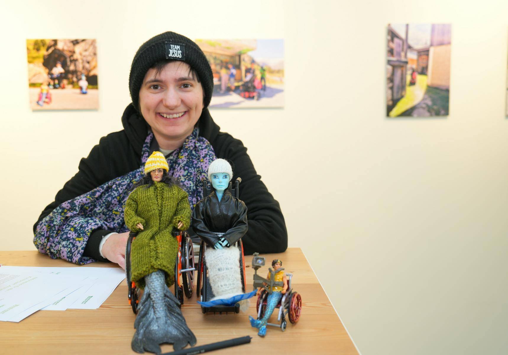 Elena Reisinger und ihre "Meermenschen". Foto: Helmut Niederwieser