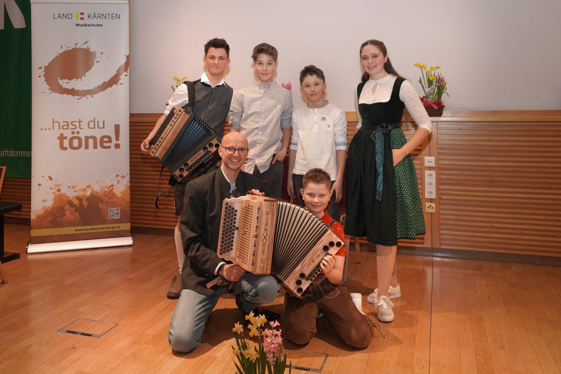 Aus der Musikschule &bdquo;Oberes Drautal&ldquo;: Morris Wuggonig, Jeremias und Matteo Angerer, Anna Ebner. Vorne: Wassermann Matthhias und Daniel Steinbrugger.