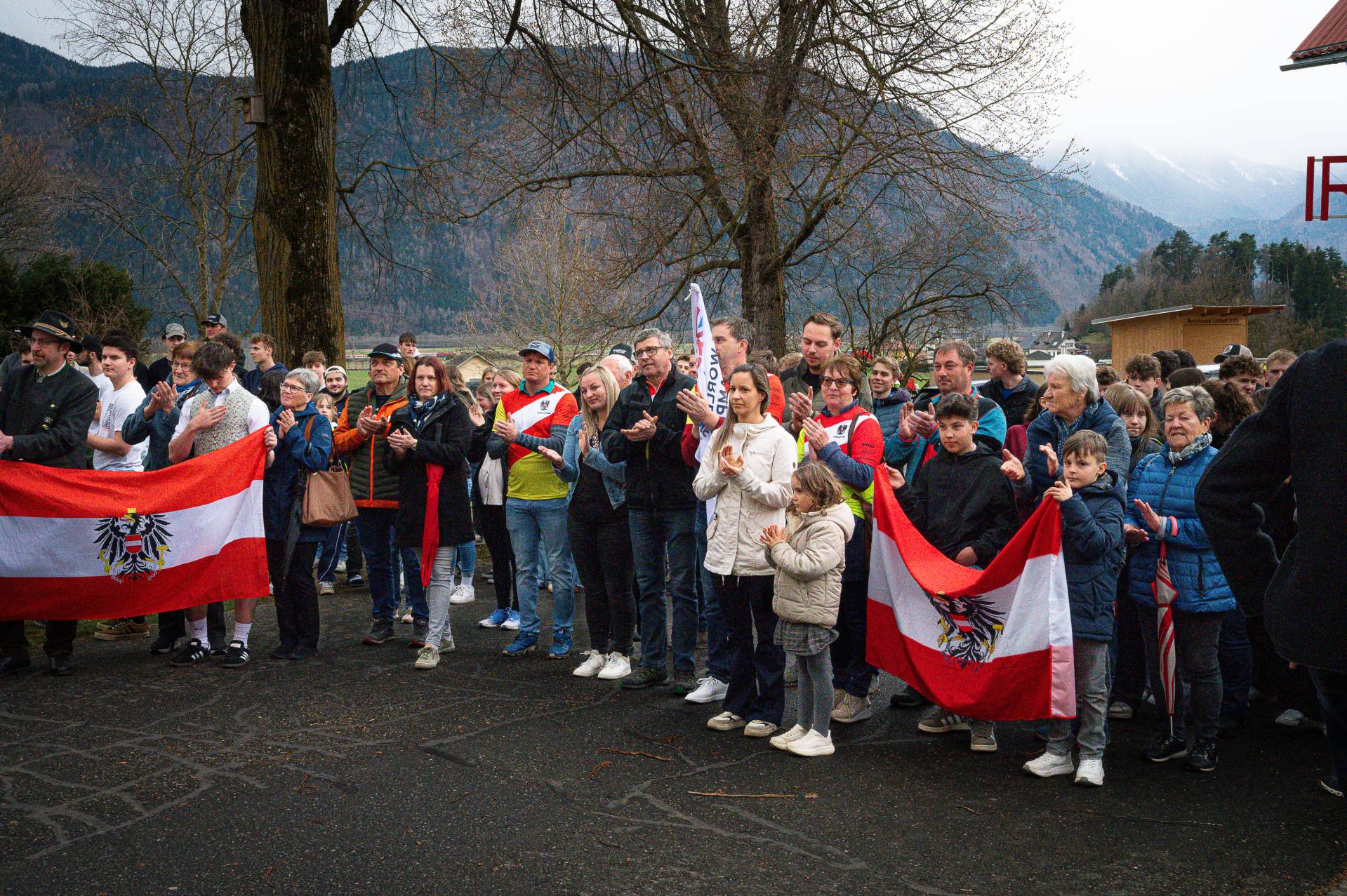 Gro&szlig;er Empfang des erfolgreichen &Ouml;sterreich-Teams am Litzlhof. Direktor Alois Lackner durfte u. a. LH-Stv. Martin Gruber, die designierte Landesr&auml;tin Marika Lagger-P&ouml;llinger, den Spittaler Bauernbund Bezirks-Obmann Hermann Schluder sowie viele Freunde, Familie und Fans begr&uuml;&szlig;en. Fotos: Alois Lackner