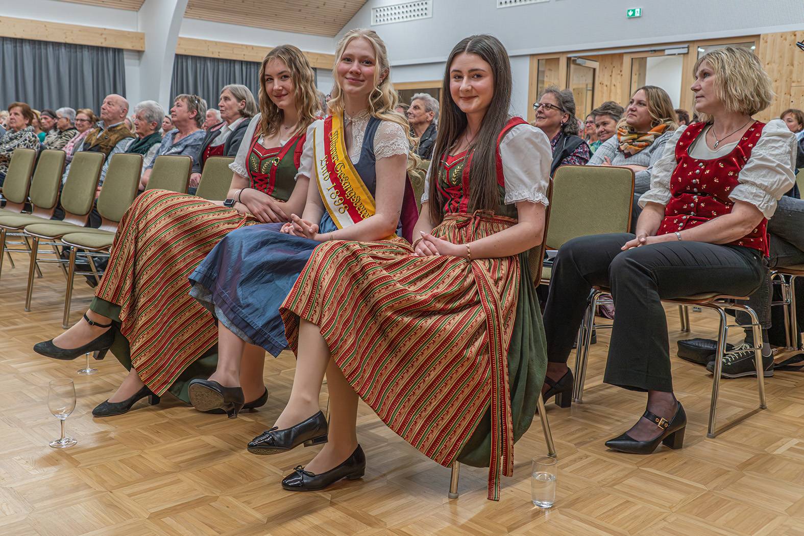 Der MGV Lind freut sich &uuml;ber eine neue, dritte, Marketenderin.