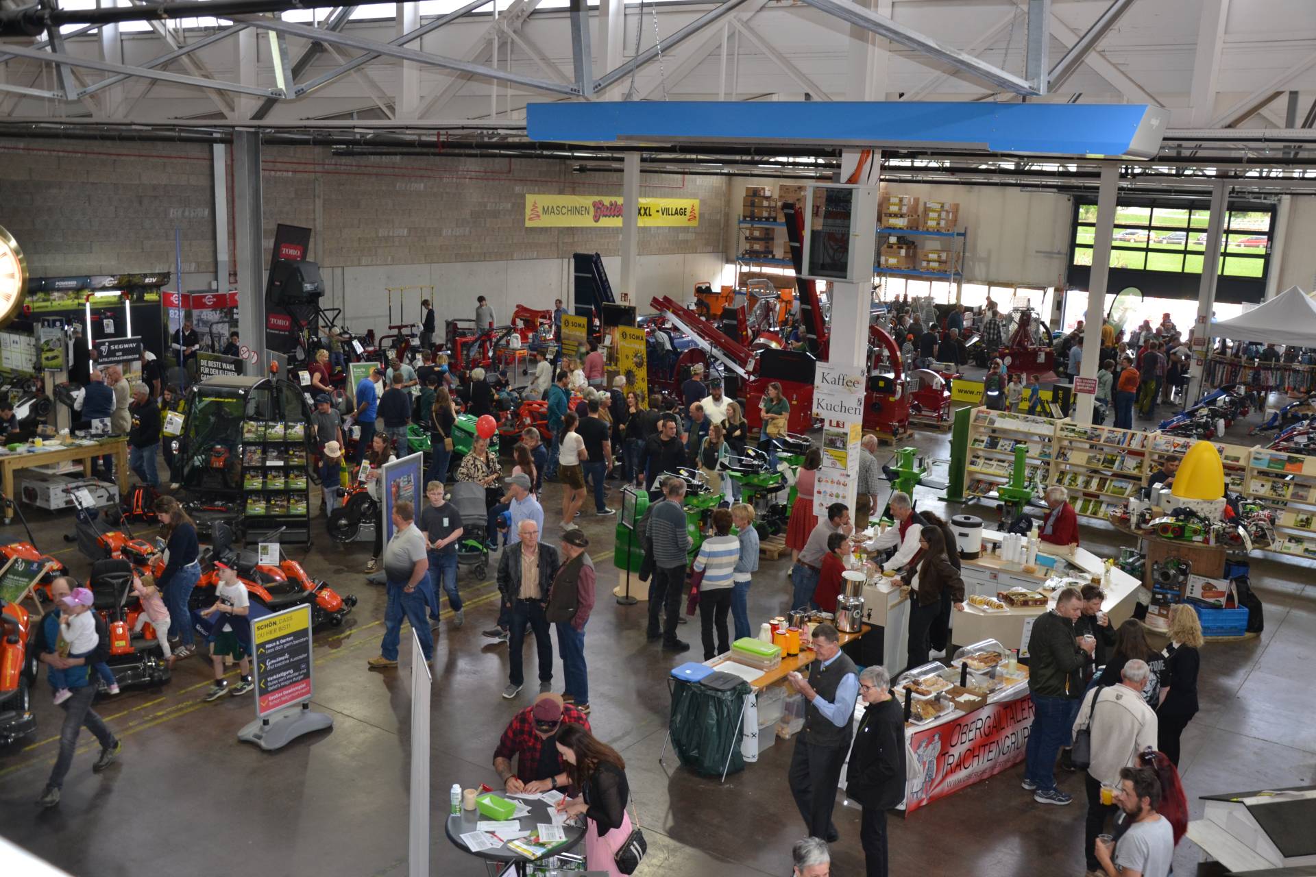Am Standort der Maschinen Gailer GmbH in der IPK-Halle wurde im Rahmen der Haumesse &bdquo;Safety-Store&ldquo; mit einer gro&szlig;en Auswahl an Arbeits- und Schutzbekleidung er&ouml;ffnet.