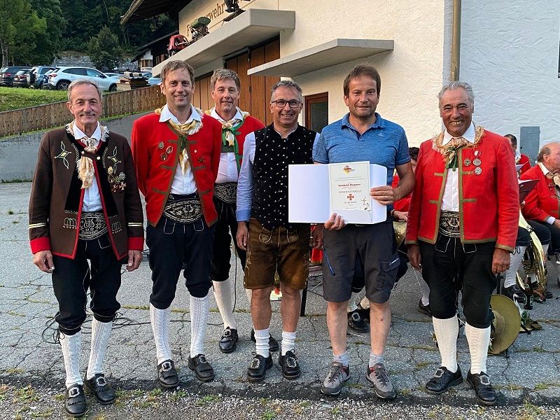 Eine Ehrung gab es auch f&uuml;r den Kassier.