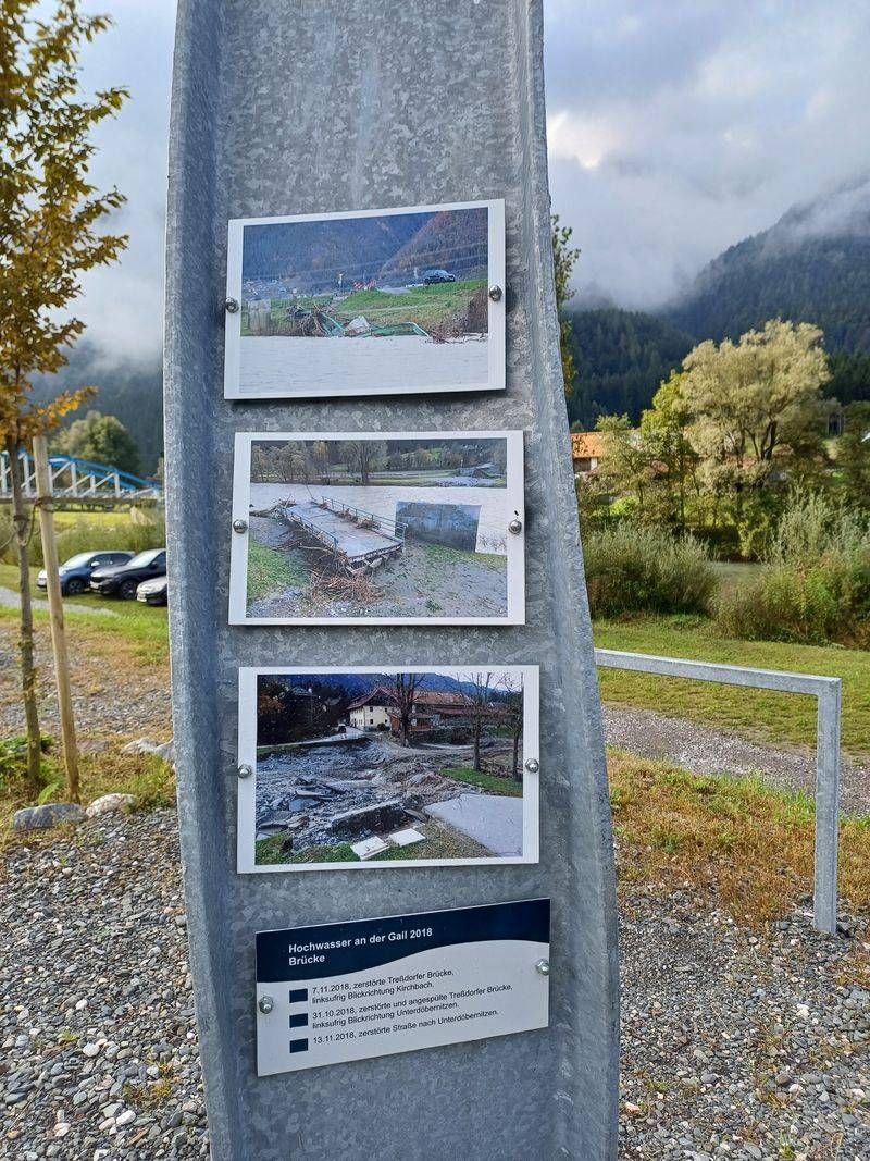 Die Stahltr&auml;ger zeigen nun Infos zum Hochwasser 2018.
