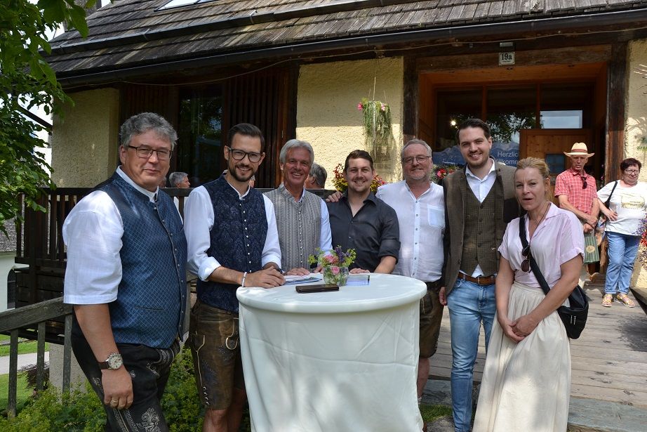 Bgm. Manfred Dullnig (Irschen), LR Sebastian Schuschnig, Bgm. Stefan Brandst&auml;tter (Oberdrauburg), Vize-Bgm. Dominik Tiefnig, Hans Ackerer, LA Luca Burgstaller und GR Gabi Gatterer bei der Er&ouml;ffnung.
