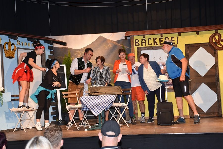 Karin Ebenberger, Lissi Parlak, Gerhard Posch, Jolanda Regittnig, Katja Regittnig, Fritz Linko, Christine Hasslacher und Albert Mu&szlig;nig.
