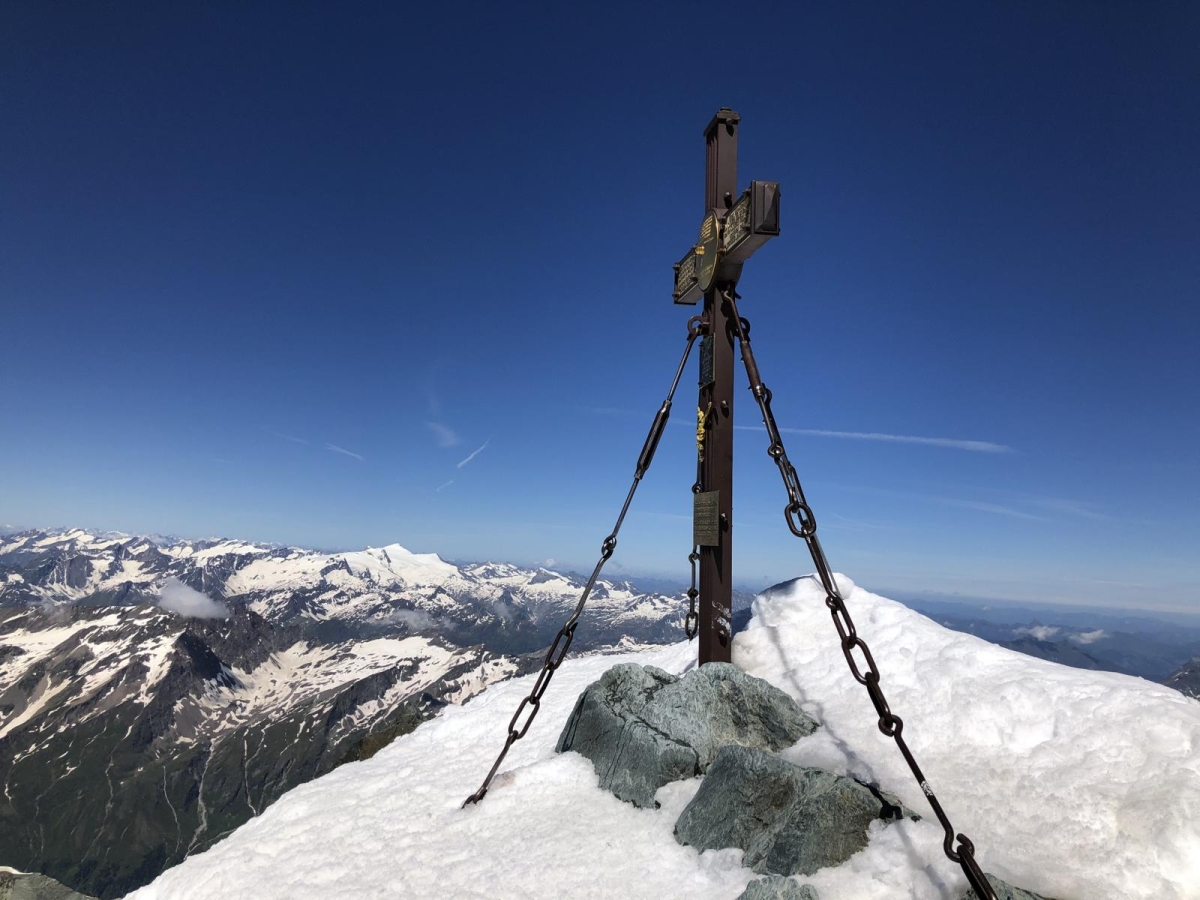 Glocknerkreuz ist &Ouml;sterreichs h&ouml;chstgelegenes Denkmal