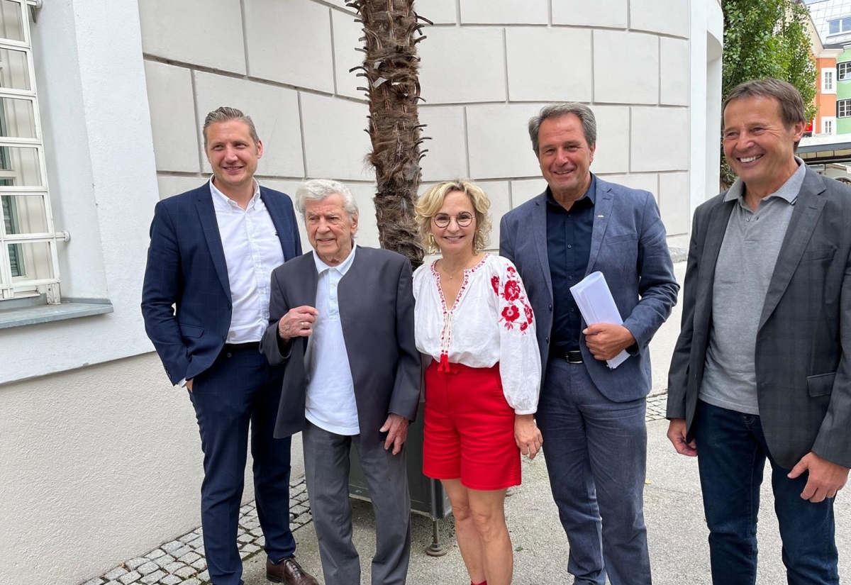 Alles radelt zum Bullen am Johannesplatz