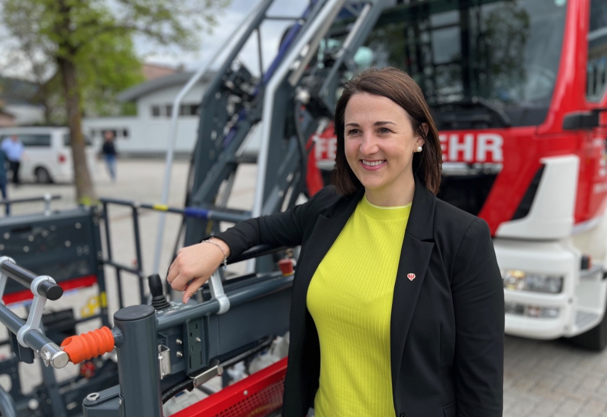 Sicherheitslandesr&auml;tin Mair auf Infotour in Osttirol